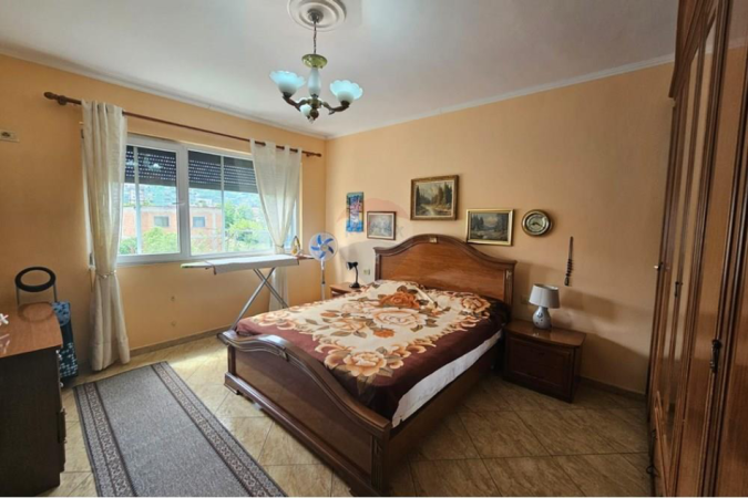 Tirane, jepet me qera apartament 1+1+Ballkon Kati 2, 68 m² 500 € (Rruga e Kavajes)