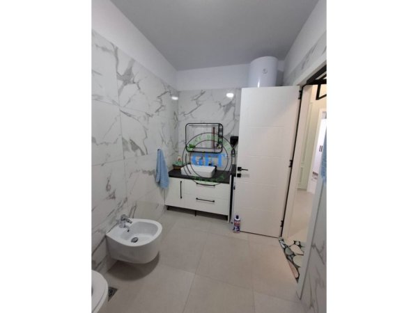 Durres, jepet me qera apartament 2+1 Kati 4, 85 m² 500 € 