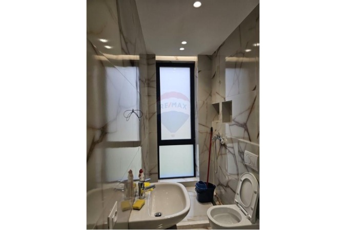 Tirane, jepet me qera apartament 1+1+Aneks+Ballkon Kati 7, 78 m² 620 € (Jordan Misja)