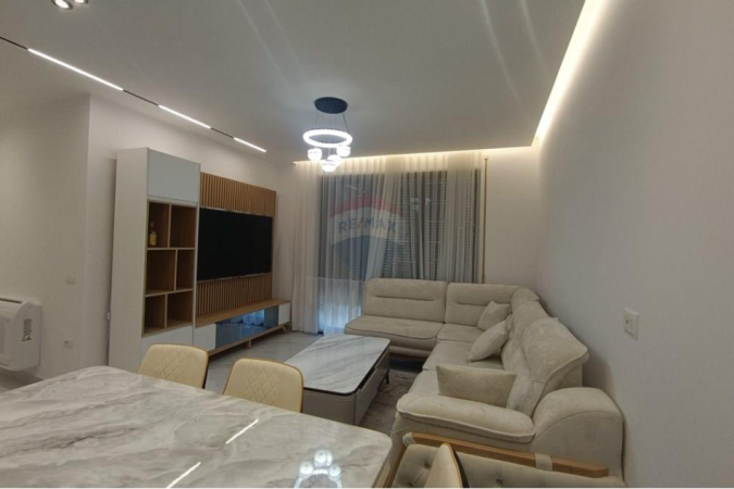 Tirane, jepet me qera apartament 3+1+Ballkon Kati 3, 101 m² 850 € (Don Bosko)