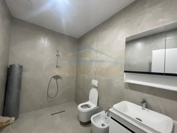 Durres, shitet apartament 2+1 Kati 9, 74 m² 123.000 € (Kazazi)