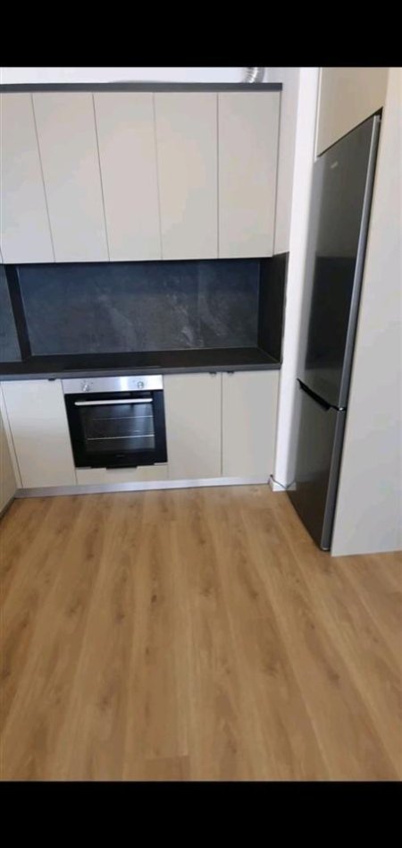 Tirane, jepet me qera apartament 1+1 Kati 5, 70 m² 45,000 leke (Kompleksi Kaimi)