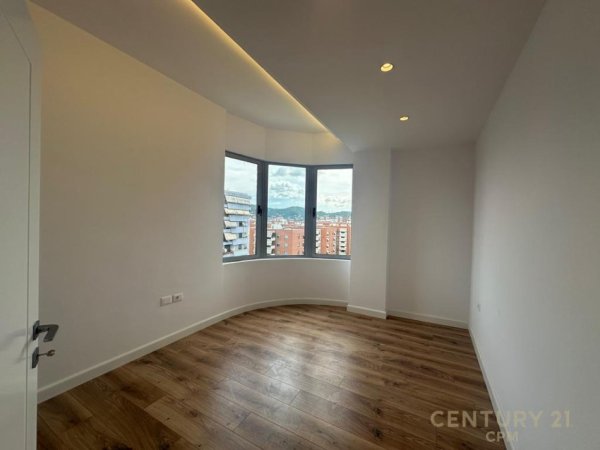 Tirane, shitet apartament 2+1 Kati 10, 101 m² 213.000 € (Rruga e Kavajës)