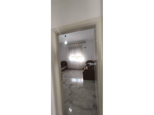 Durres, jepet me qera shtepi 2+1 Kati 1, 125 m² 350 € (Ish Kenet)