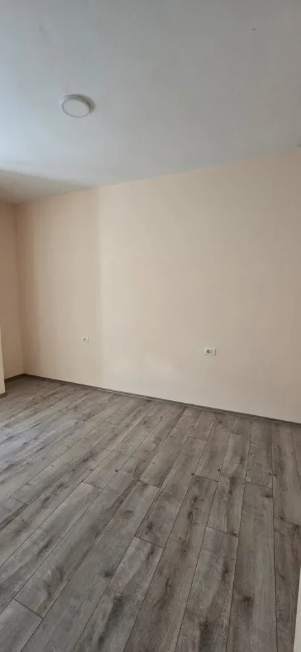 Tirane, jepet me qera apartament 1+1 Kati 2, 65 m² 500 € (myslym shyri)