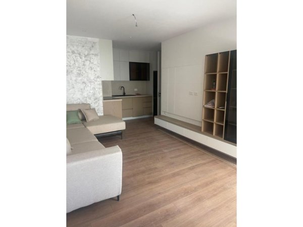 Tirane, shitet apartament 2+1 Kati 5, 89 m² 270.000 € (Qender)