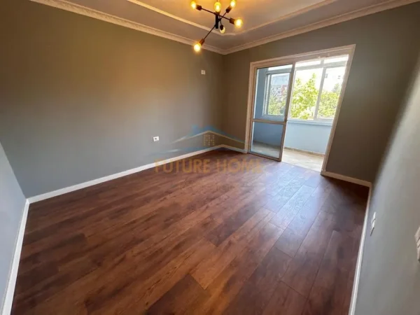 Tirane, shitet apartament 1+1 Kati 5, 56 m² 127.000 € (Rruga e Elbasanit)