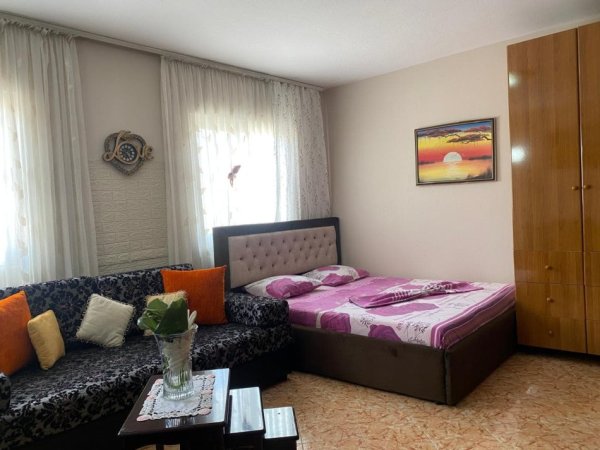 Tirane, jepet me qera garsonier Kati 1, 60 m² 400 € (komuna e parisit)
