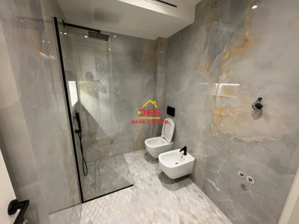 Vlore, shitet apartament 2+1+Ballkon Kati 4, 85 m² 144.500 € (Rruga Pelivan Leskaj)