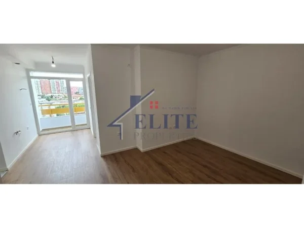 Tirane, shitet apartament 1+1+Ballkon Kati 7, 53 m² 115.000 € (Rruga Irfan Tomini)