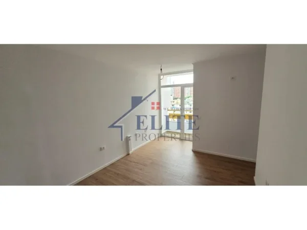 Tirane, shitet apartament 1+1+Ballkon Kati 7, 53 m² 115.000 € (Rruga Irfan Tomini)