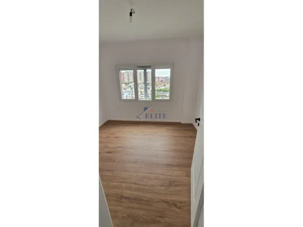 Tirane, shitet apartament 1+1+Ballkon Kati 7, 53 m² 115.000 € (Rruga Irfan Tomini)
