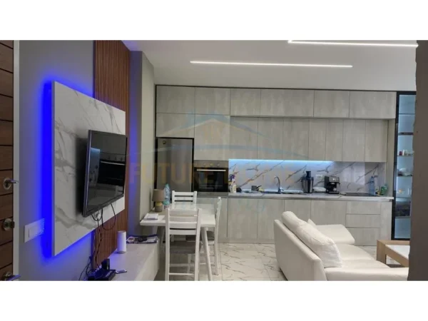 Tirane, jepet me qera apartament duplex 1+1 , 60 m² 400 € (Fresku)