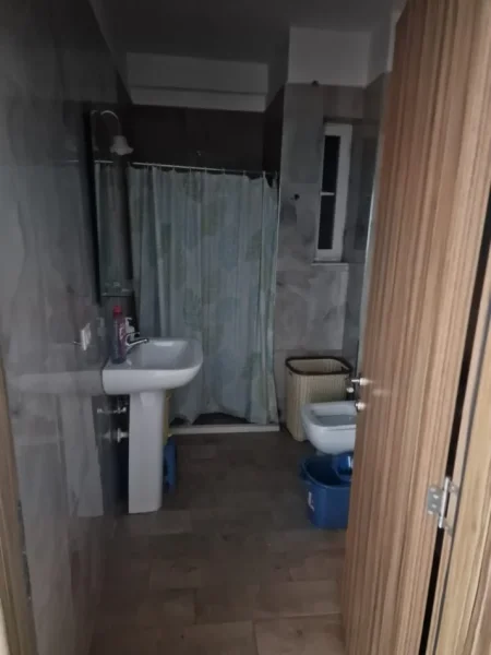 Tirane, jepet me qera apartament 2+1 Kati 7, 80 m² 450 € (Kompleksi Golden Park)