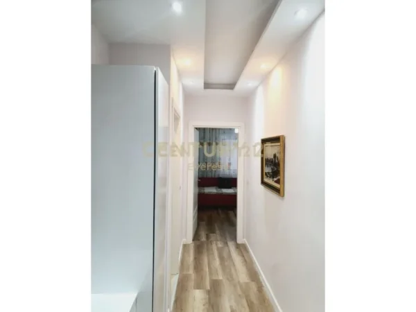 Tirane, jepet me qera apartament 2+1+Ballkon Kati 2, 80 m² 550 € (Kodra e Diellit)
