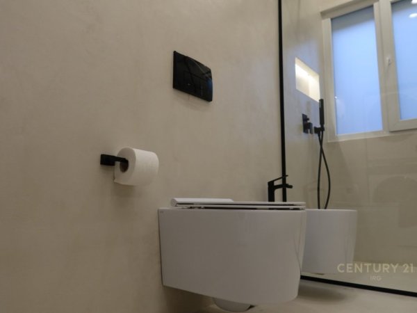 Tirane, shes apartament 1+1 Kati 10, 63 m² 194.000 € (Rruga e Bogdaneve)