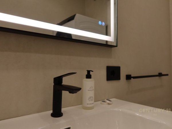 Tirane, shes apartament 1+1 Kati 10, 63 m² 194.000 € (Rruga e Bogdaneve)