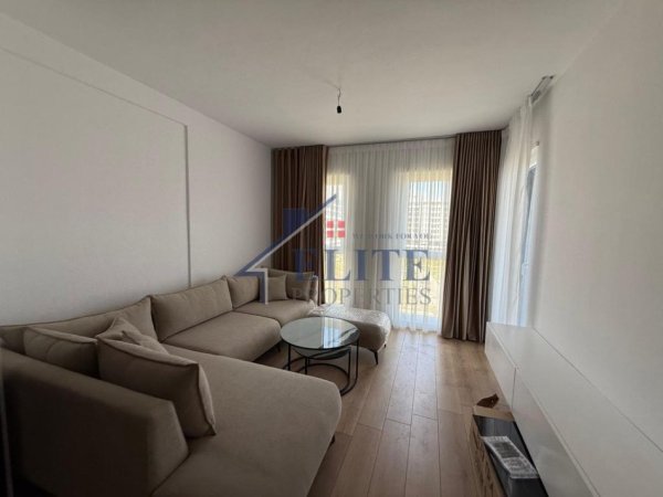 Tirane, jepet me qera apartament 2+1+Ballkon Kati 4, 95 m² 500 € (Univers City)