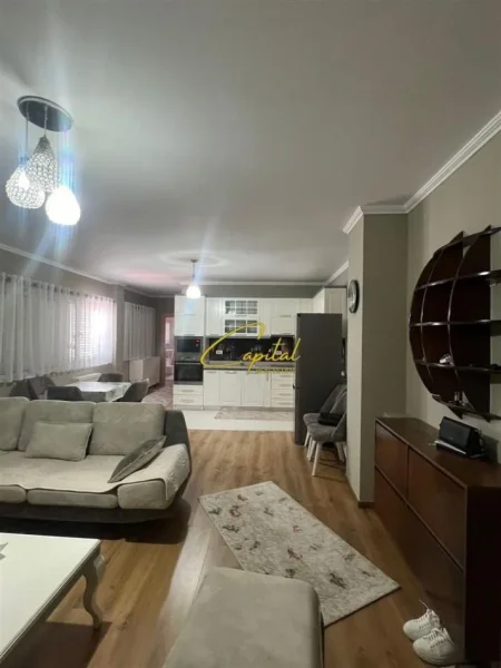 Tirane, jepet me qera apartament 2+1 Kati 8, 105 m² 800 € (DON BOSKO)