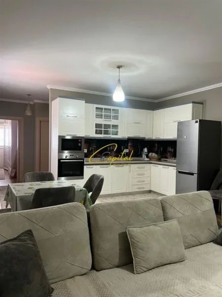 Tirane, jepet me qera apartament 2+1 Kati 8, 105 m² 800 € (DON BOSKO)