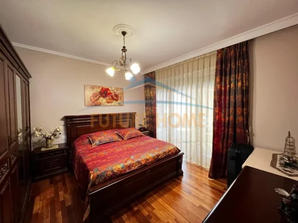 Tirane, jepet me qera apartament 2+1+Ballkon Kati 1, 126 m² 1.000 € (Kopshti Zoologjik)