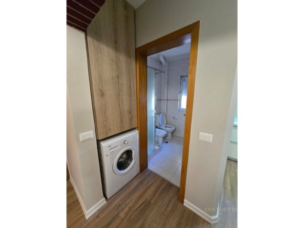 Tirane, jepet me qera apartament 1+1 Kati 3, 56 m² 500 € (Ali Dem)