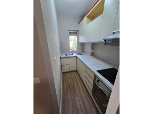 Tirane, jepet me qera apartament 1+1 Kati 3, 56 m² 500 € (Ali Dem)