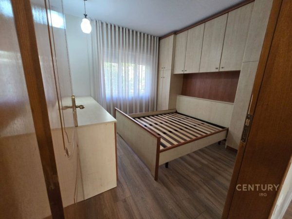 Tirane, jepet me qera apartament 1+1 Kati 3, 56 m² 500 € (Ali Dem)