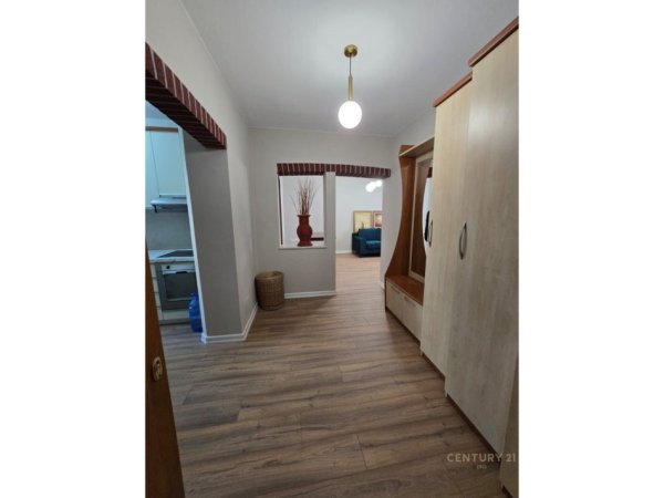 Tirane, jepet me qera apartament 1+1 Kati 3, 56 m² 500 € (Ali Dem)