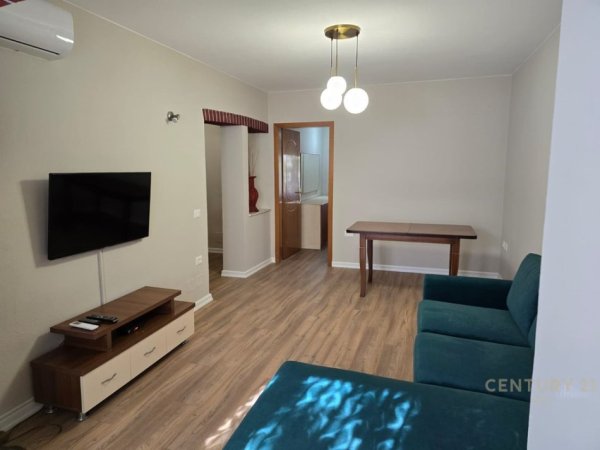 Tirane, jepet me qera apartament 1+1 Kati 3, 56 m² 500 € (Ali Dem)