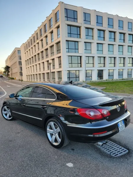 Tirane, shes makine Pasat cc Benzin, e zeze automatik Kondicioner 240.000 km 5.000 €