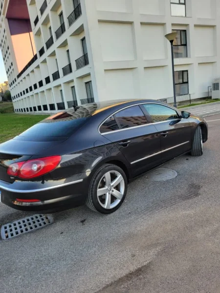 Tirane, shes makine Pasat cc Benzin, e zeze automatik Kondicioner 240.000 km 5.000 €