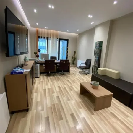 Tirane, shitet apartament 2+1+Ballkon Kati 7, 110 m² 286.000 € (21 Dhjetori)