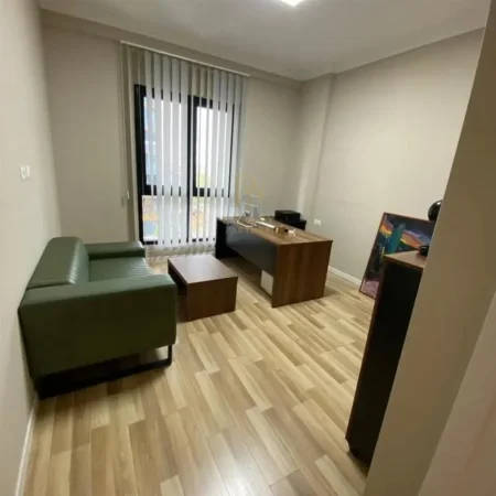 Tirane, shitet apartament 2+1+Ballkon Kati 7, 110 m² 286.000 € (21 Dhjetori)