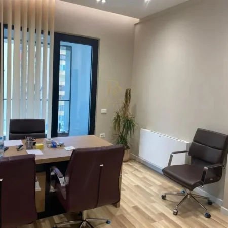 Tirane, shitet apartament 2+1+Ballkon Kati 7, 110 m² 286.000 € (21 Dhjetori)