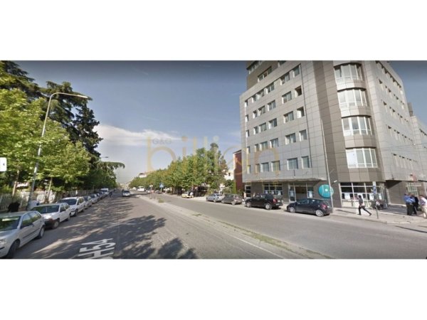 Tirane, shitet garazh | post parkimi , 90 m² (Spitali Amerikan 2)