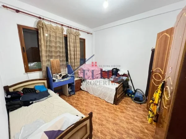 Tirane, jepet me qera apartament 3+1+Ballkon Kati 2, 120 m² 620 € (Ali Demi)