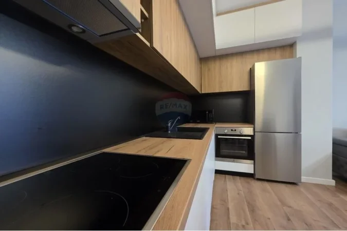 Tirane, jepet me qera apartament 1+1 Kati 4, 500 € 