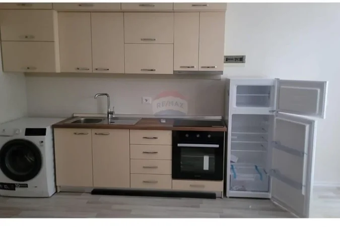 jepet me qera Kati 1, 350 €