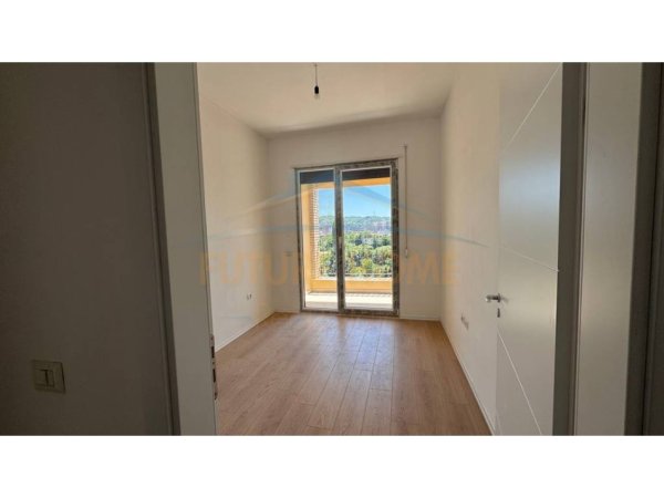 Tirane, shitet apartament 3+1 Kati 4, 149 m² 230.000 € (Fusha e Aviacionit)