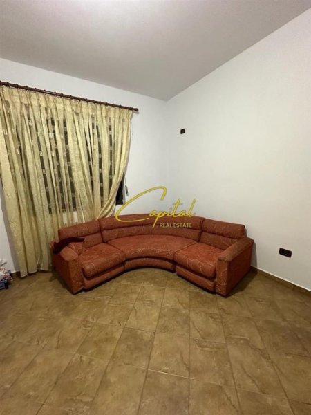Tirane, jepet me qera apartament 2+1 Kati 3, 120 m² 400 € (SELITE)
