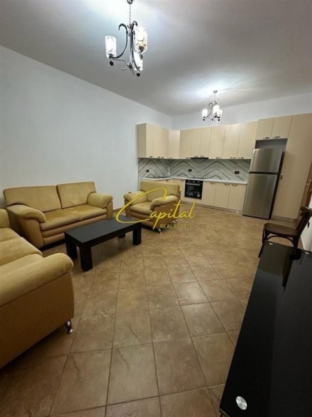 Tirane, jepet me qera apartament 2+1 Kati 3, 120 m² 400 € (SELITE)
