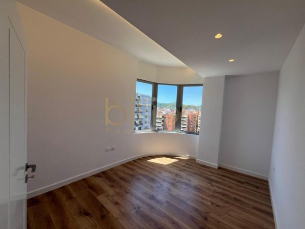 Tirane, shitet , Rr.Kavajes .101 m² 212.000 €