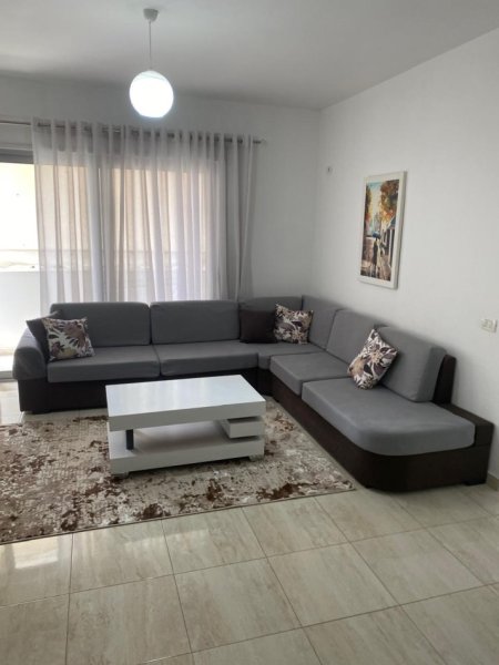 Tirane, jepet me qera apartament 2+1 Kati 2, 85 m² 700 € ( *JEPET ME QERA APARTAMENT 2+1 NË VASIL SHANTO (AFER KOMUNËS)!* *Jepet me Qera Apartament 2+1 në Vasil Shanto (Afer Komunës)!* Apartament i mobiluar me cilësi të lartë, i përsht...