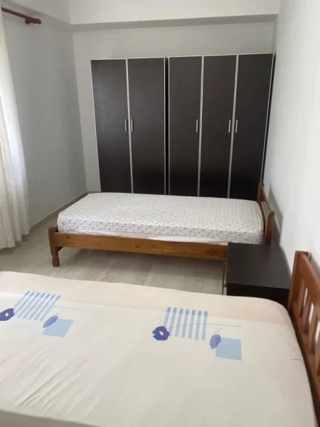 JEPET ME QERA APARTAMENT 2+1 NË VASIL SHANTO AFER KOMUNËS 700 €