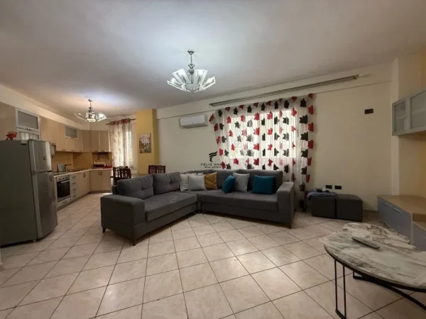 Tirane, jepet me qera zyre Kati 2, 120 m² 1.500 € (BLLOK)