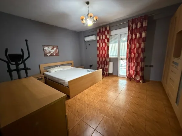 Tirane, jepet me qera zyre Kati 2, 120 m² 1.500 € (BLLOK)