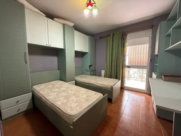 Tirane, jepet me qera zyre Kati 2, 120 m² 1.500 € (BLLOK)