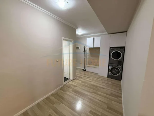 Tirane, shitet apartament 2+1+Ballkon Kati 7, 98 m² 320.000 € (Blloku, Rruga Abdyl Frasheri)