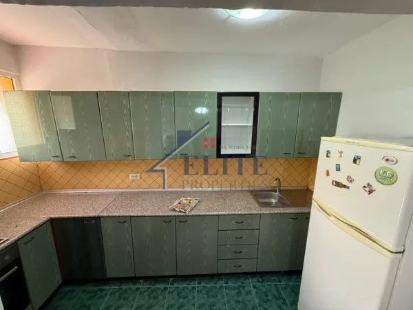 Tirane, shitet apartament 2+1+Ballkon Kati 2, 72 m² 115.000 € (Ali Demi)